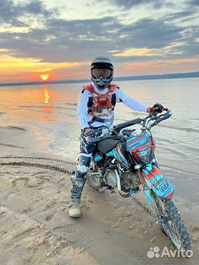 Защита груди Thor Quadrant Protector красный