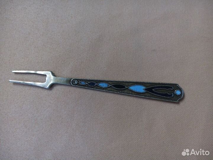 Вилка для сыра и маслин из серебра