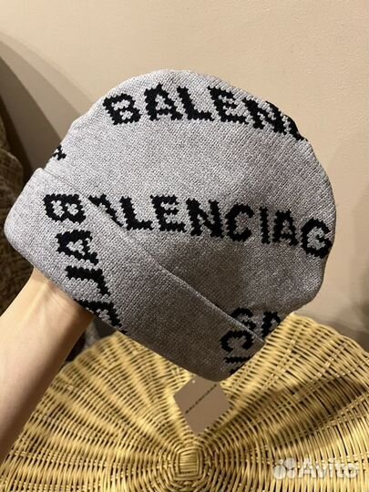 Шапка женская balenciaga новая