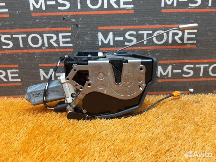 Замок двери задний правый Bmw 7-Series E65 N62B48B