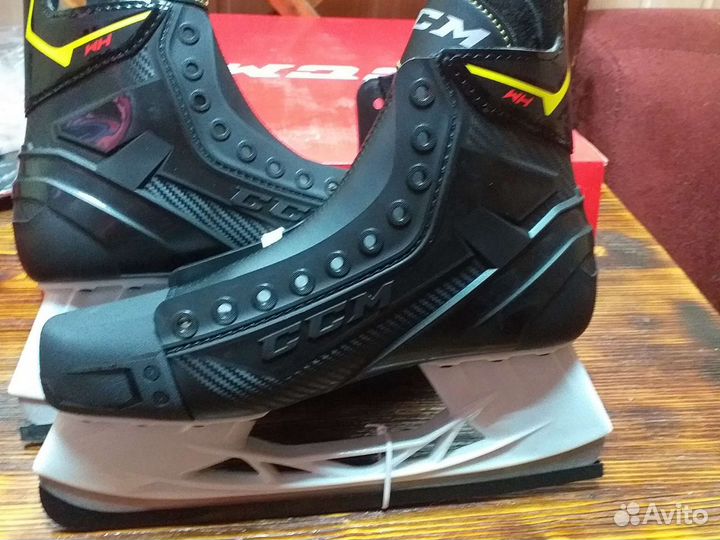Коньки хокк.CCM tacks wh sr 7 и 8.5 взросл.новые