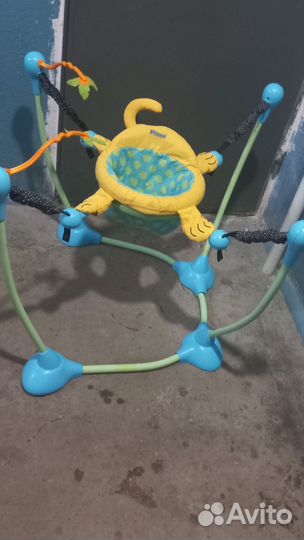 Игровой центр прыгунки качели