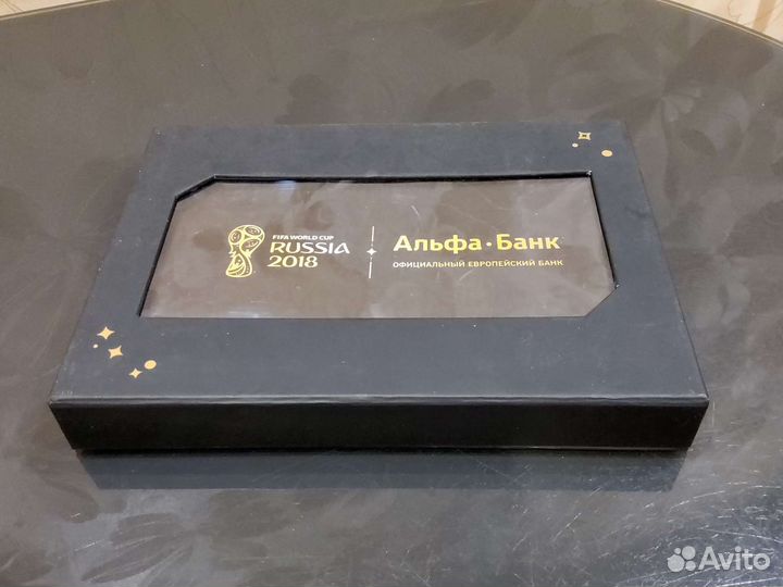 Коробка подарочная с окошком