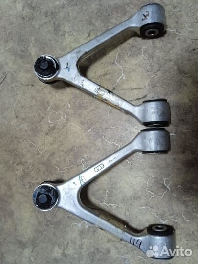 Передние верхние рычаги Toyota Soarer/Lexus Sc300