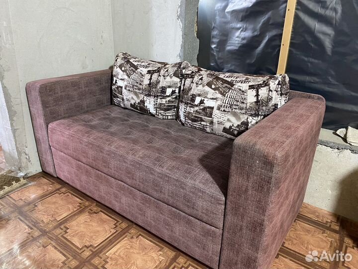 Диван двухместный