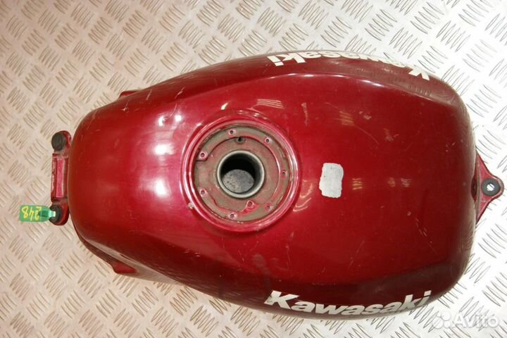 Бензобак Kawasaki ZZR250