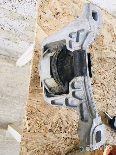 Подушка двигателя ford focus 2 1.8