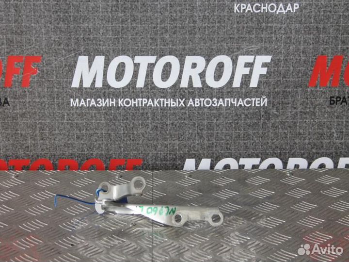 Шарнир капота Тойота Ист NCP60 левый А433