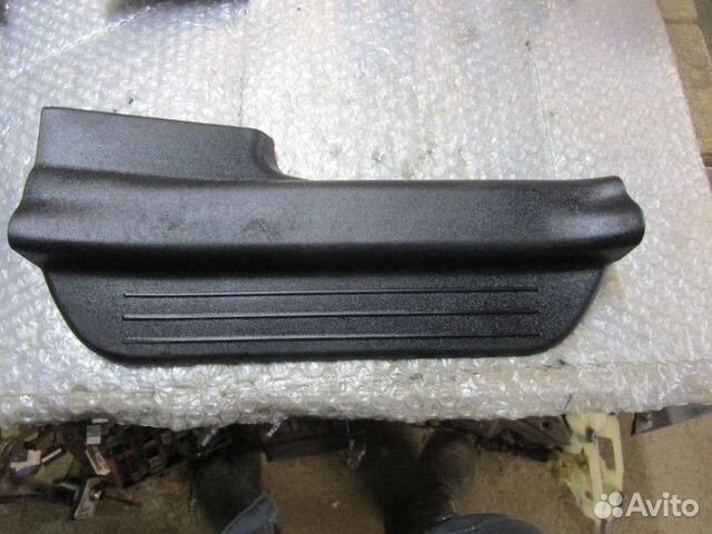 Накладка порога задняя правая Kia Ceed 2007-2012