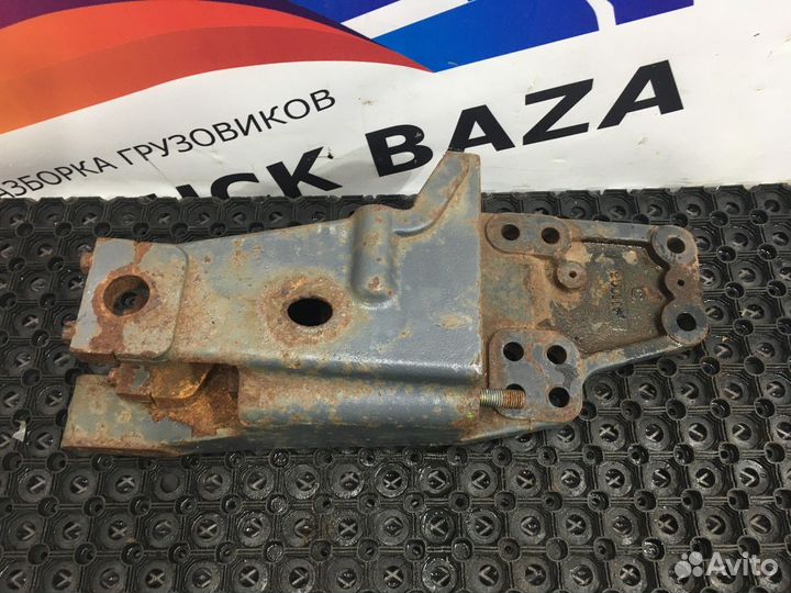 Кронштейн передней рессоры L Daf XF105