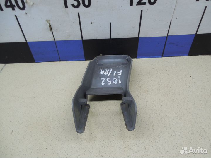 Крышка кронштейна сиденья Land Cruiser (100) 1998