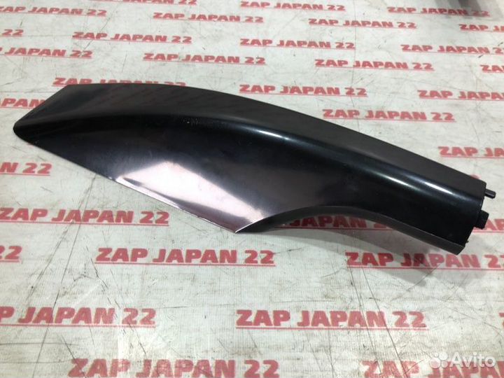 Крышка рейлинга передняя левая Toyota Land Cruiser