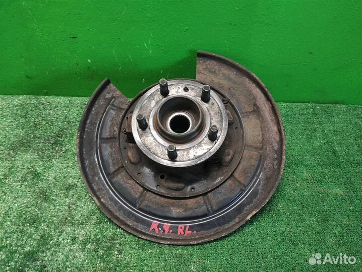 Кулак задний левый Land Rover Discovery 4 2010