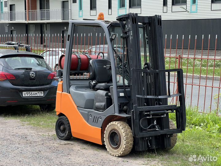 Вилочный погрузчик Toyota 32-8FG15, 2007