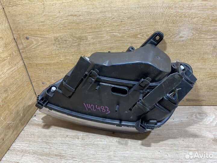 Фара передняя правая Ford C-MAX дорест 142483