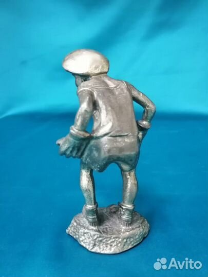 Бронзовая статуэтка 