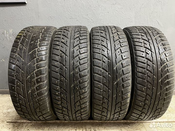 Kumho I'Zen RV Stud KC16 215/60 R17