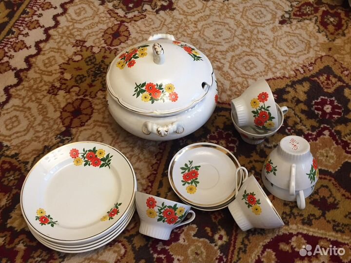 Сервиз столовый, и разная посуда