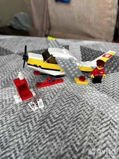 Lego City 60250 самолет почтовый