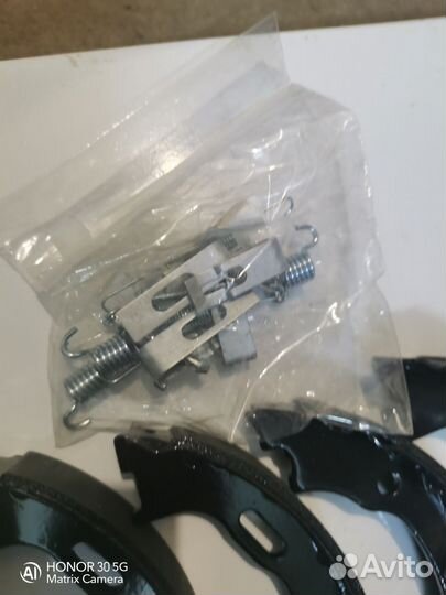 Колодки ручника барабанные MB W163