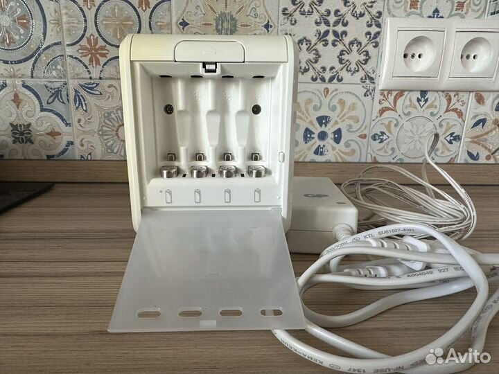 Зарядное устройство для батареек GP PB80