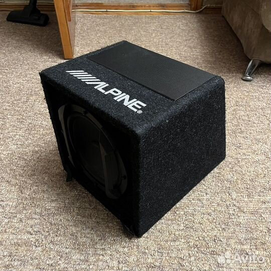 Автомобильный сабвуфер Alpine SWE-815
