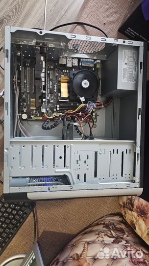 Настольный компьютер с монитором