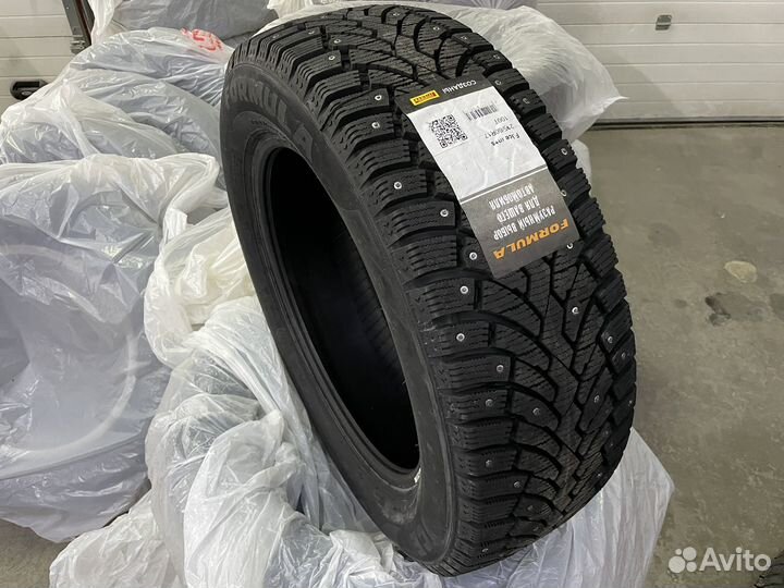 Pirelli Formula Ice 215/60 R17