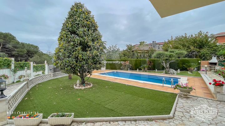 Дом 250 м² на участке 803 м² (Испания)