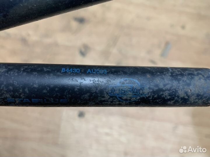 Амортизатор крышки багажника primera p12