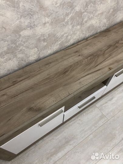 Тумба под телевизор