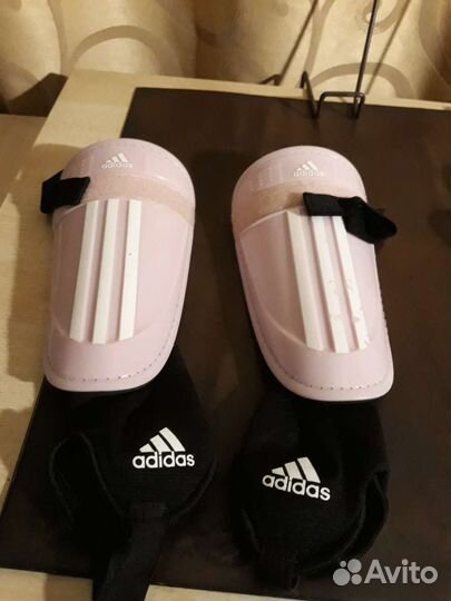 Футбольные щитки