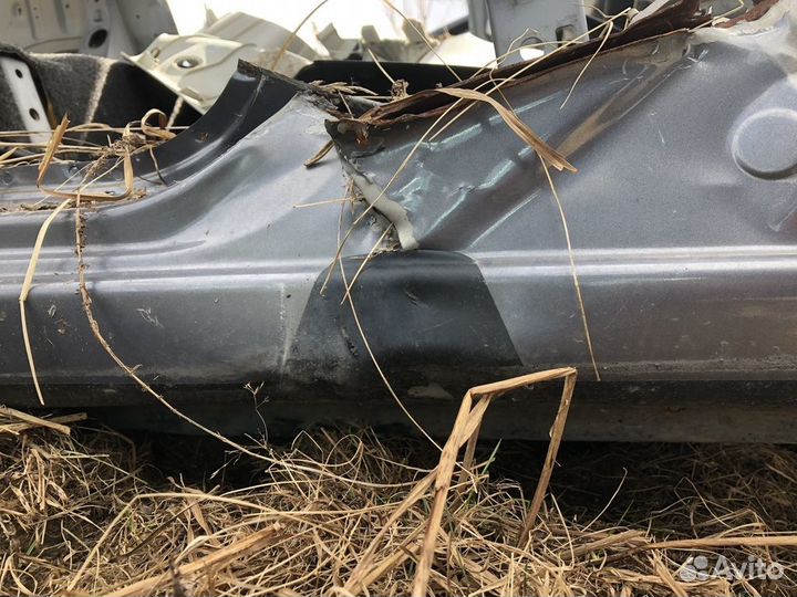 Порог со стойкой правой Nissan Qashqai 2009