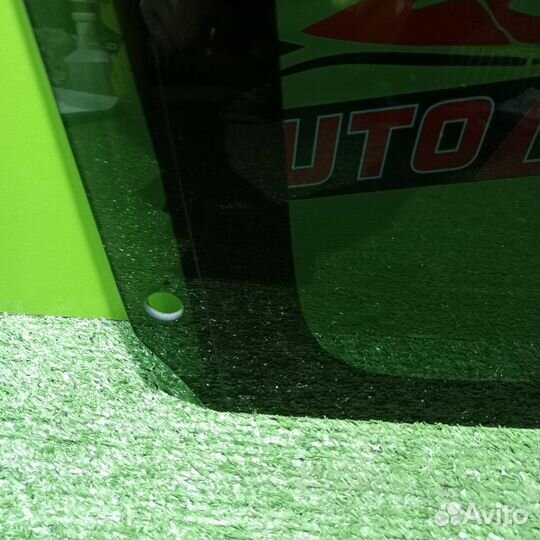 Стекло багажника mazda DW3W,DW5W demio