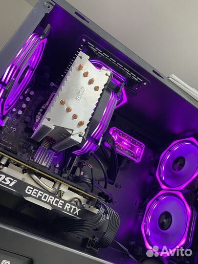 Мощный игровой компьютер с монитором