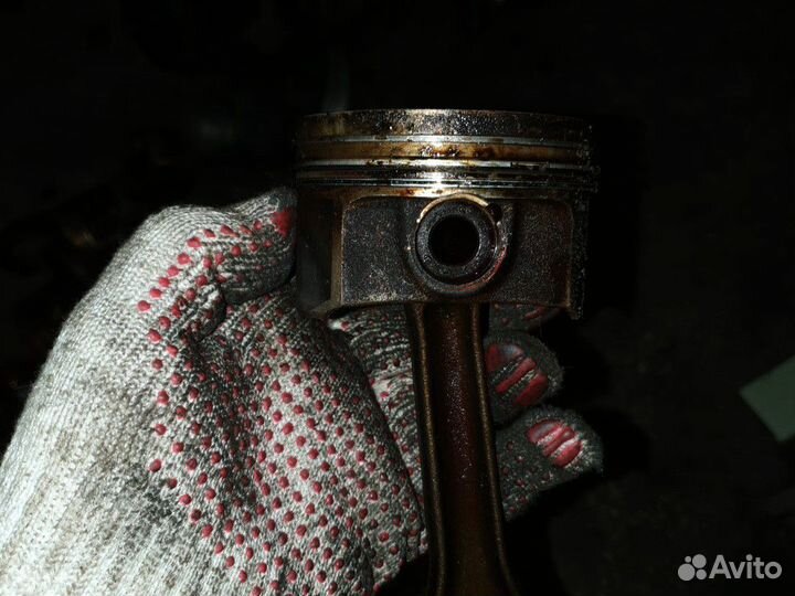 Поршень Ауди А6 С5 Оллроуд 2,7