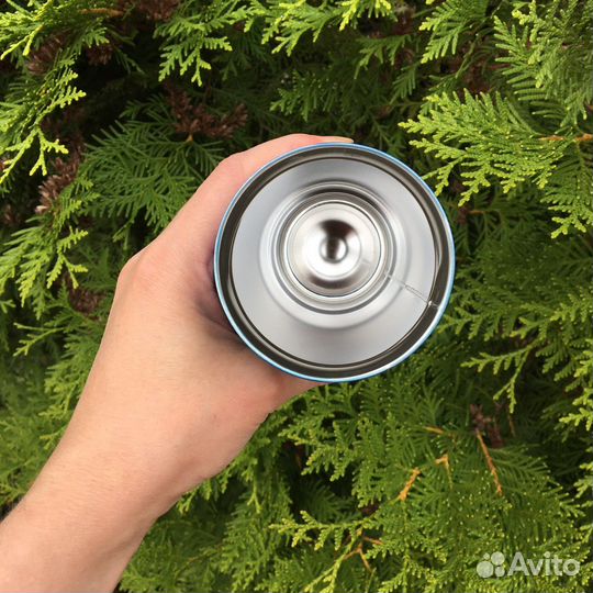 Две стильных термокружки для горячей парочки