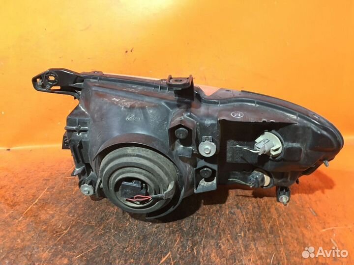 Фары Mitsubishi Pajero V63W