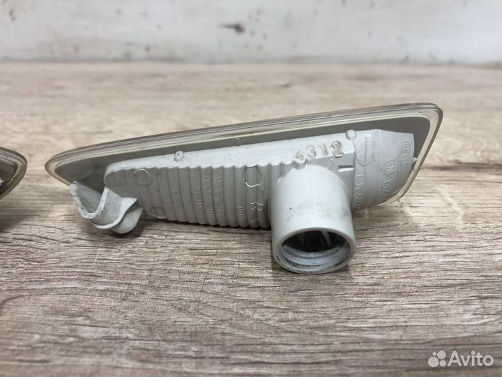 Указатель поворота Opel Astra j