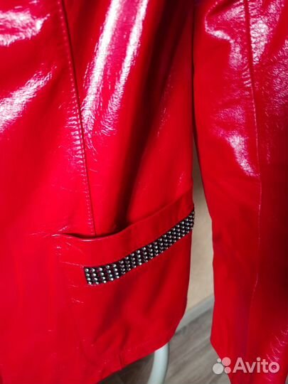Кожаная куртка 44