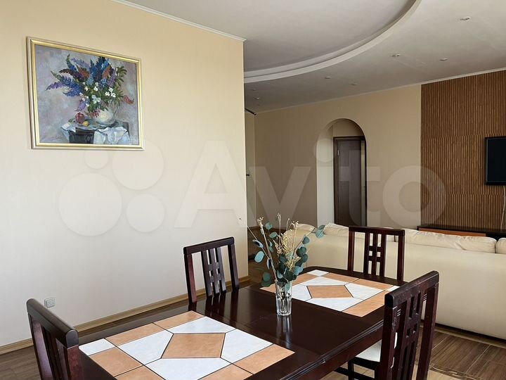 2-к. квартира, 90 м², 19/25 эт.