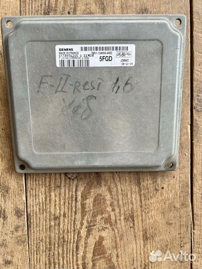 Ford Focus блок управления двигателем эбу