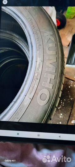 Kumho Ecsta HS51 215/55 R17 94V