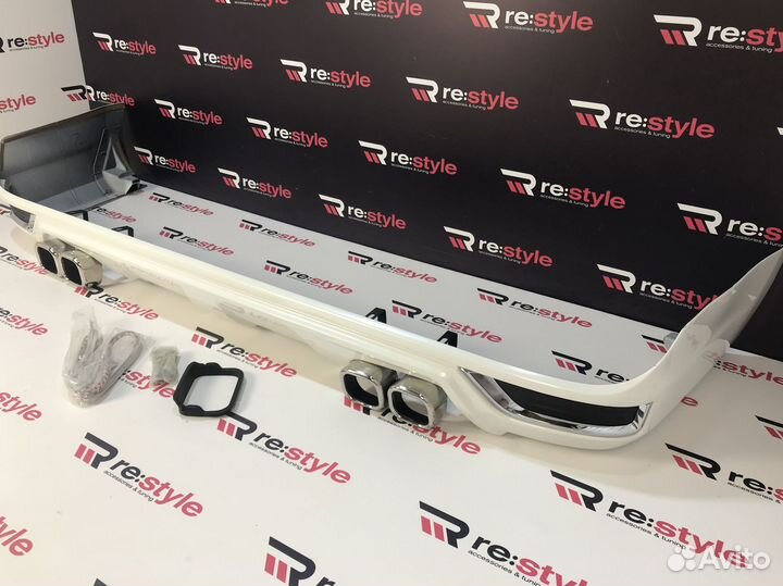 Губа задняя Toyota Land Cruiser 200 3м U376