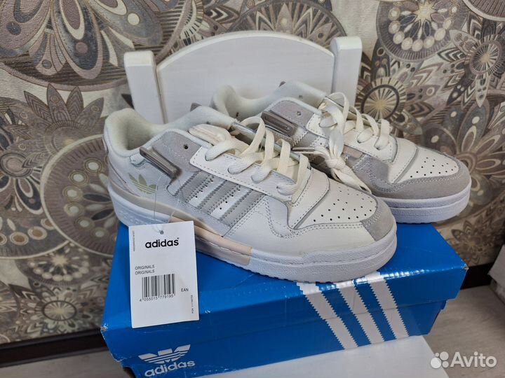 Кроссовки женские Adidas