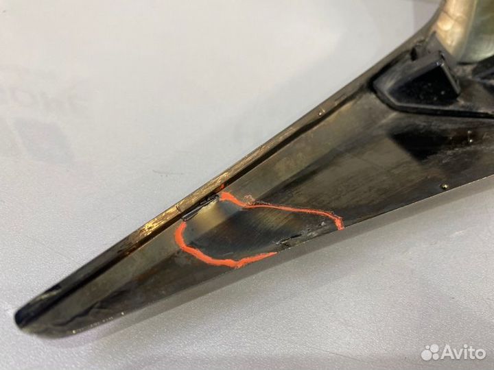 Накладка на решетку радиатора правая Toyota Land