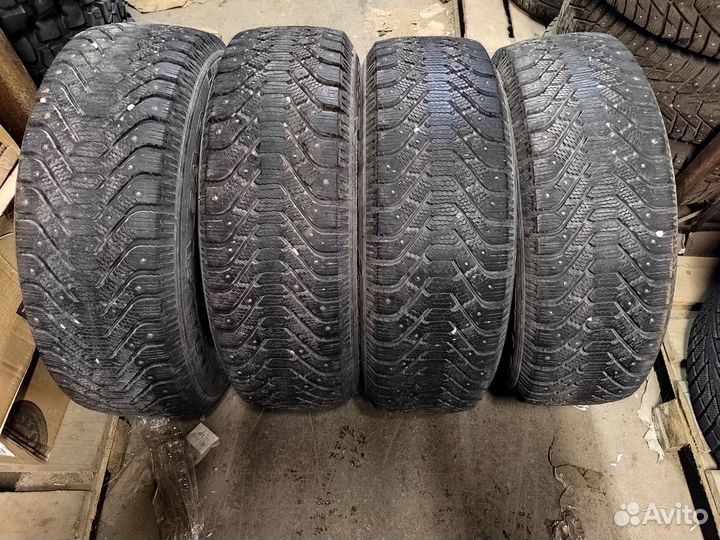 Goodyear UltraGrip 500 225/65 R17 102T