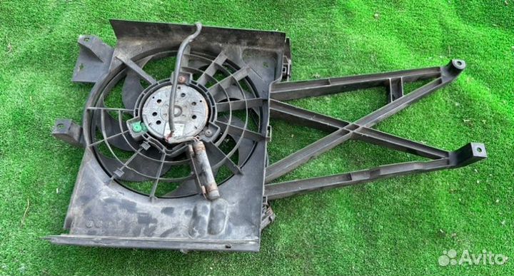Вентилятор радиатора Opel Vectra 1.8 2001