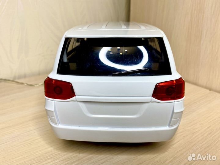 Машинка на пульте управления Toyota Land Cruiser