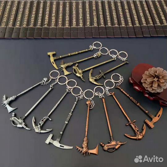 Брелок металлический - fortnite. Кирка, снайпа